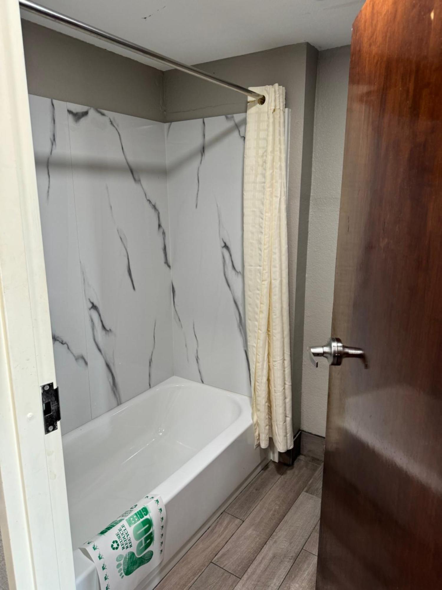 Nola Inn & Suites New Orleans Buitenkant foto
