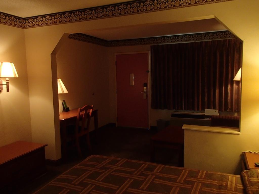Nola Inn & Suites New Orleans Buitenkant foto